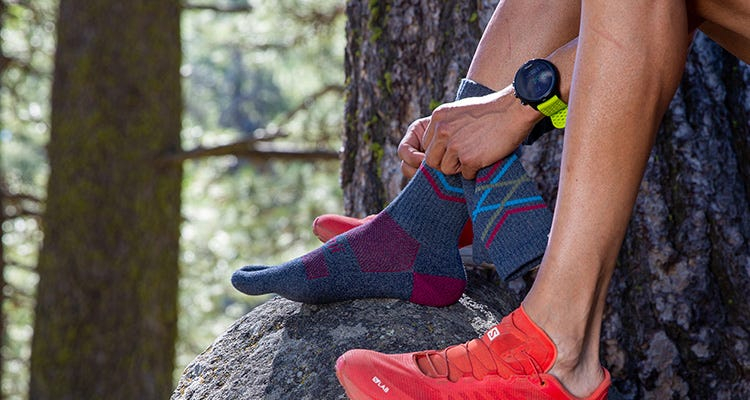 Injinji Trail Crew Midweight Running Toe Socks (Peak) - Lifestyle