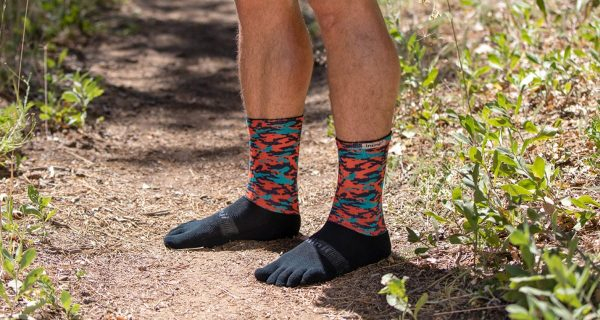 Injinji Trail Crew Midweight Running Toe Socks (Camo) - Lifestyle