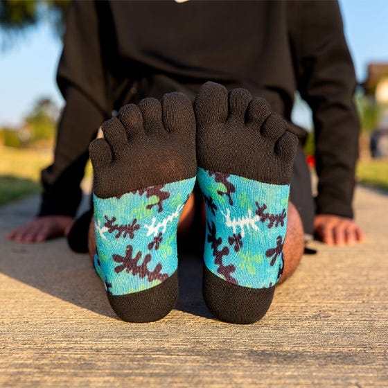 Injinji RUN Lightweight No-Show Running Toe Socks (Reef) - Lifestyle