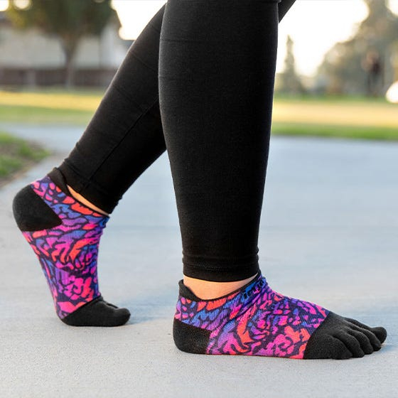 Injinji Womens RUN Lightweight No-Show Running Toe Socks (Lavender) - Lifestyle