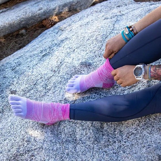 Injinji Womens Trail Midweight Mini-Crew Running Toe Socks (Twinkle) - Lifestyle
