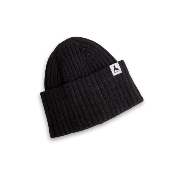 VÅGA Ribbed Beanie – Storm Black – The Casual Beanie